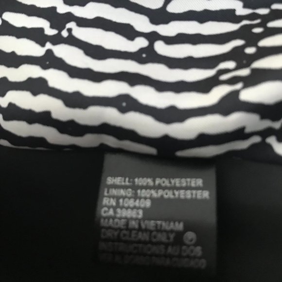 Tahari Black Blazer - Picture 6 of 6